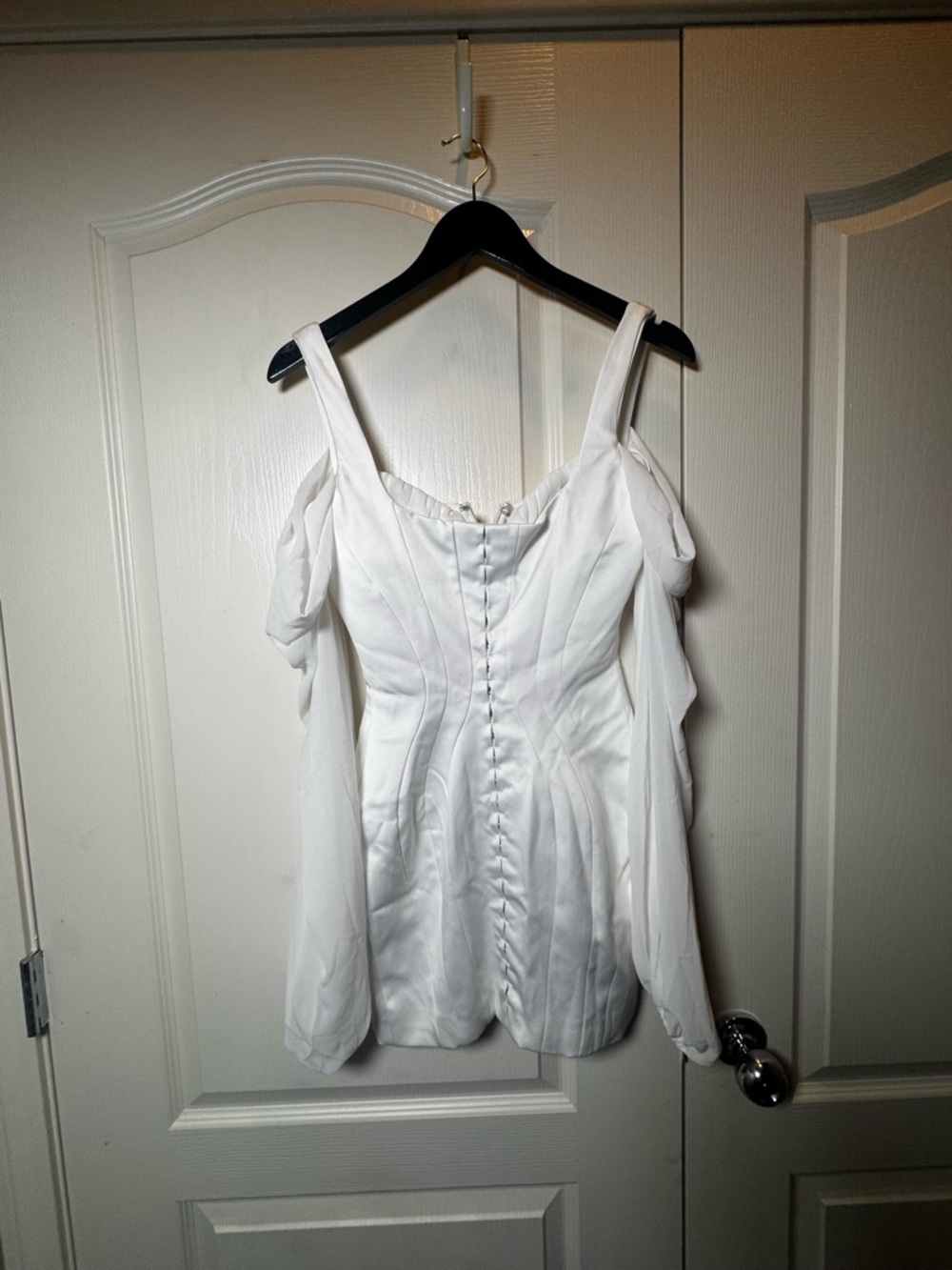 HOUSE OF CB ‘Eva’ White Corset Dress w/ Blouson Sleeves XS (US 2-4) - Picture 3 of 6